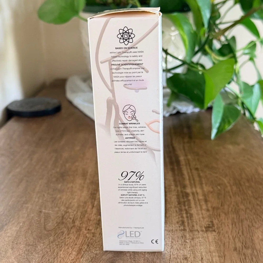 reVive Light Therapy Glo Wrinkle Treatment Women OS White‎ LED Anti-Aging Device
